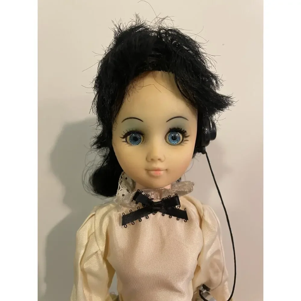 VTG 1981 A&H Bell System Telephone Operator Pioneers of America Doll w Stand